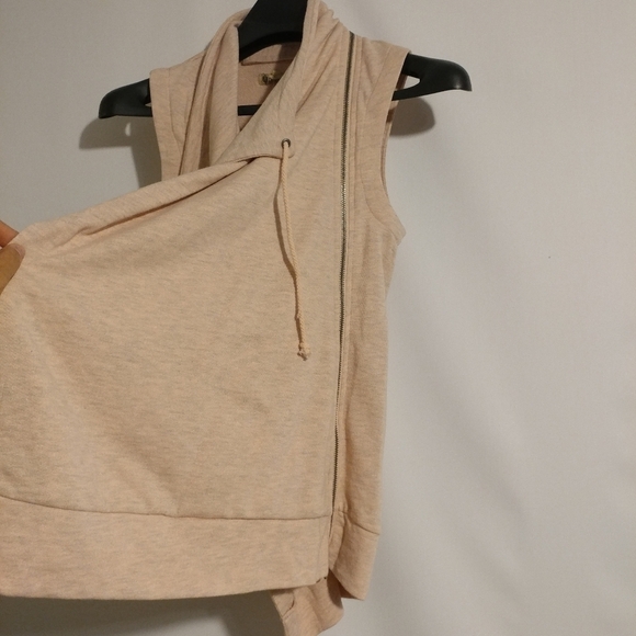 NWT Democracy Long Cascading Collar Zipped Vest - Picture 4 of 8